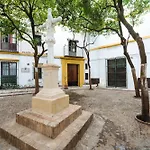 Luxurious Apartment With Andalusian Patio And Pool, Facing The Cathedral