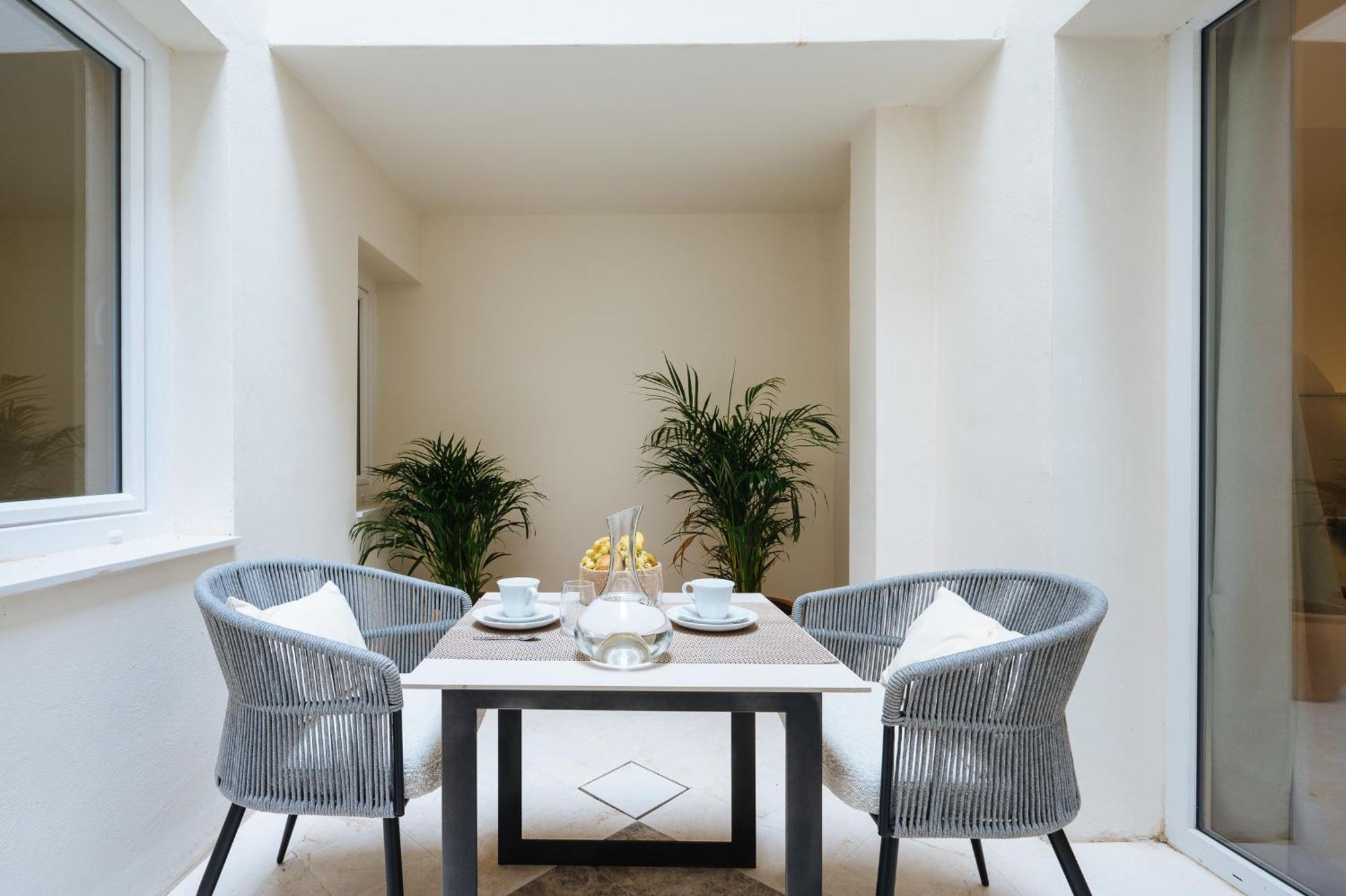 Appartement Luxurious With Andalusian Patio And Pool, Facing The Cathedral Séville